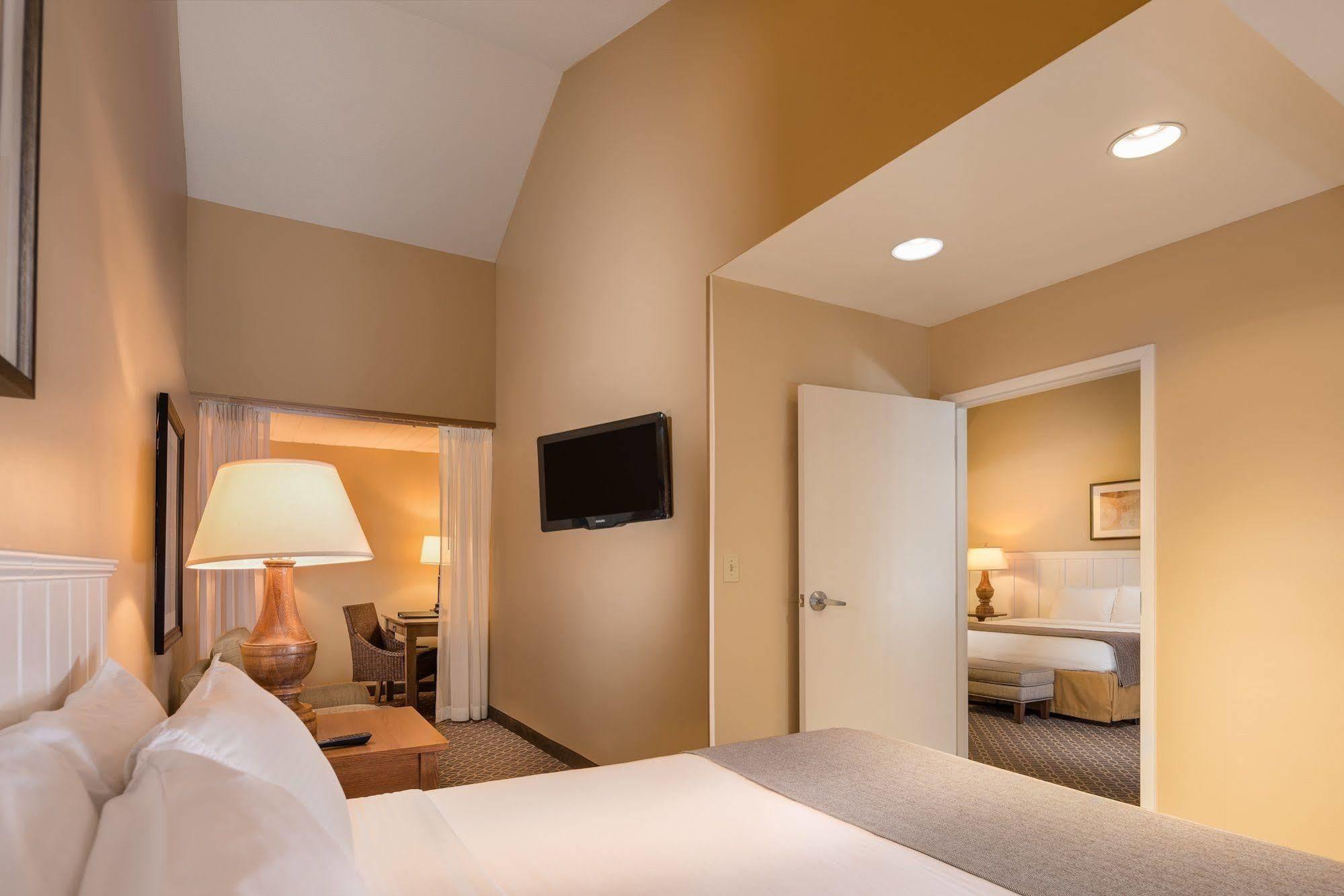 The Westport Inn, An Ascend Hotel Collection Member Exterior photo