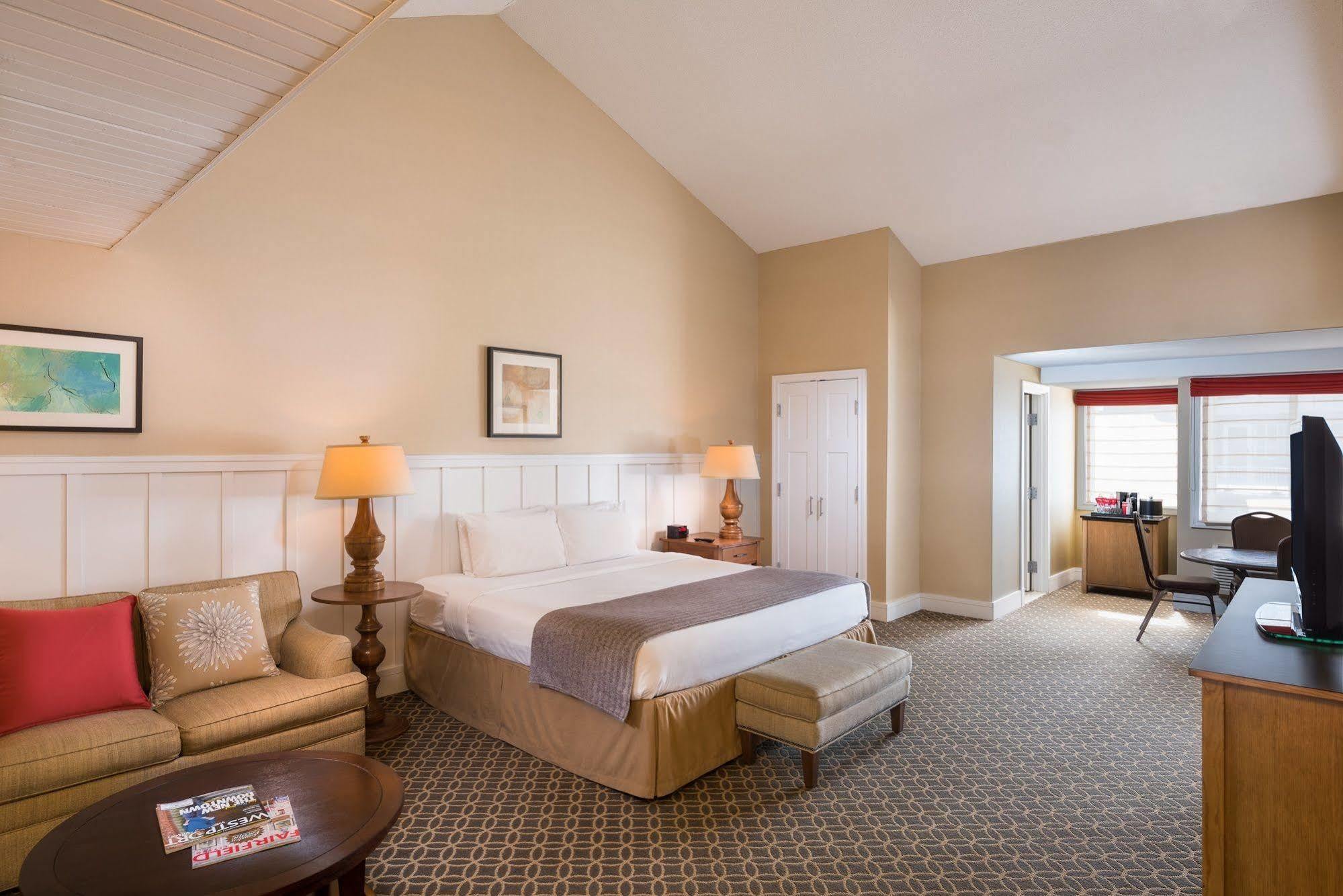 The Westport Inn, An Ascend Hotel Collection Member Exterior photo